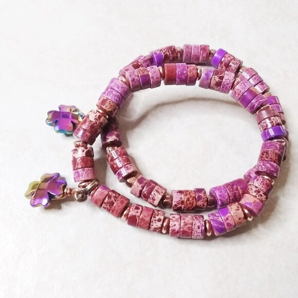 Hand Crafted Jewelry - Mauve + Violet + Tan Sea Sediment Jasper Heishi Stretch Bracelet w. 4Leaf Clover